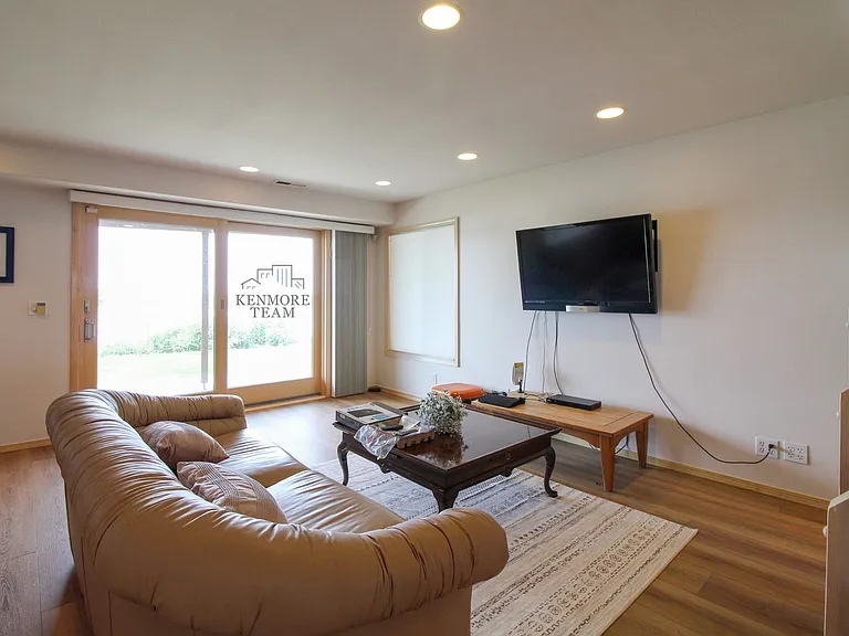 2141 N Columbia River Rd — Photo 32