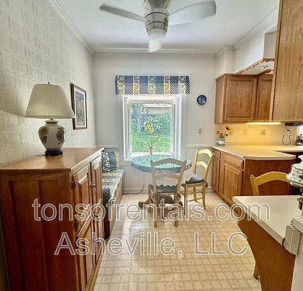 900 Hebron Rd — Photo 11