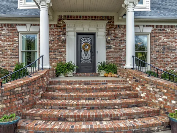 2240 Shannon Dr, Murfreesboro, TN 37129