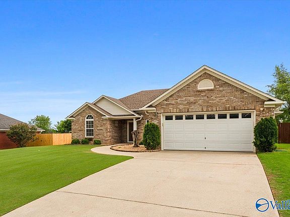 3rd image of 305 Antler Point Dr