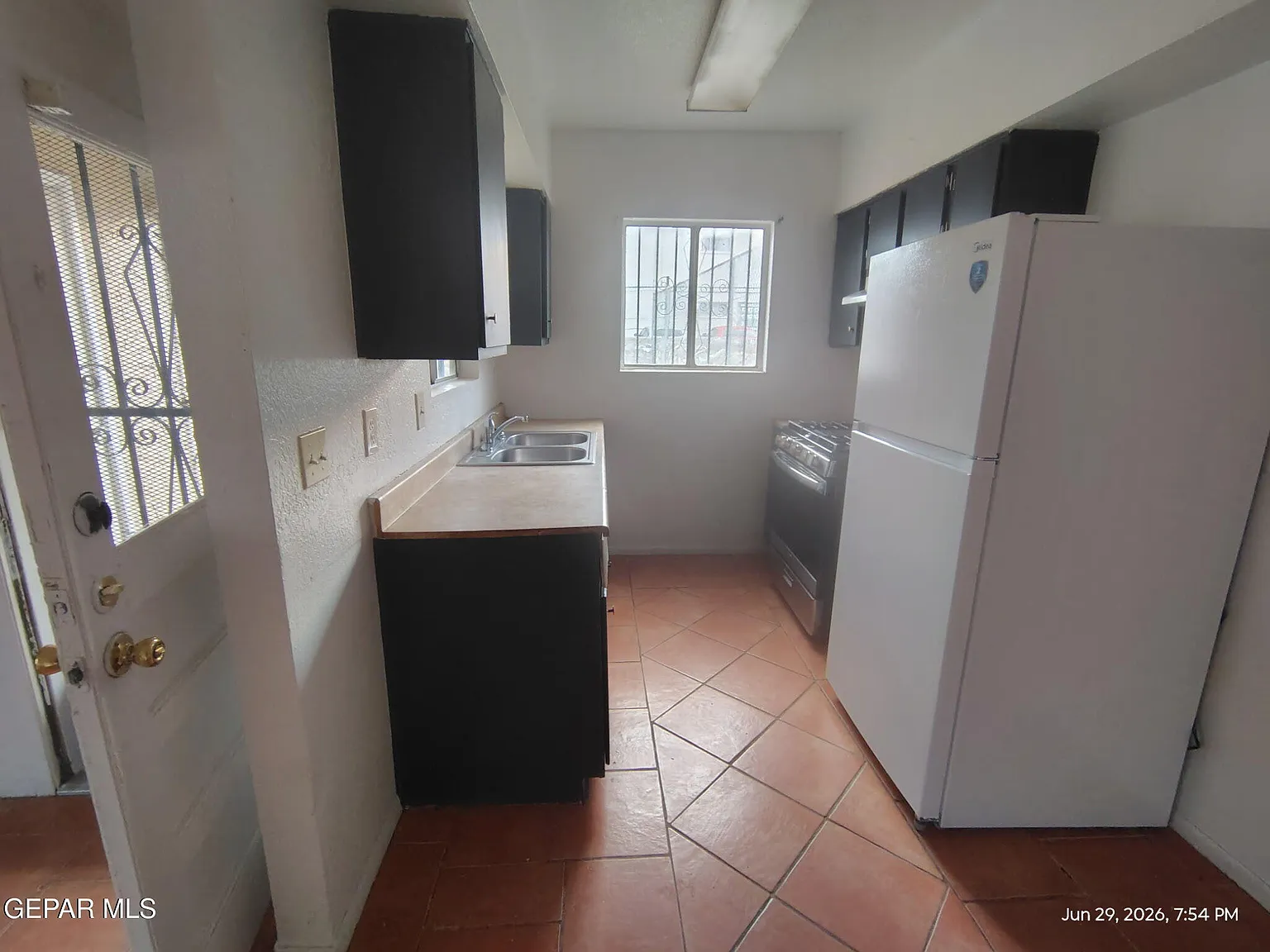 2 bed, 1.0 bath, 870 sqft, $950 — Photo 4