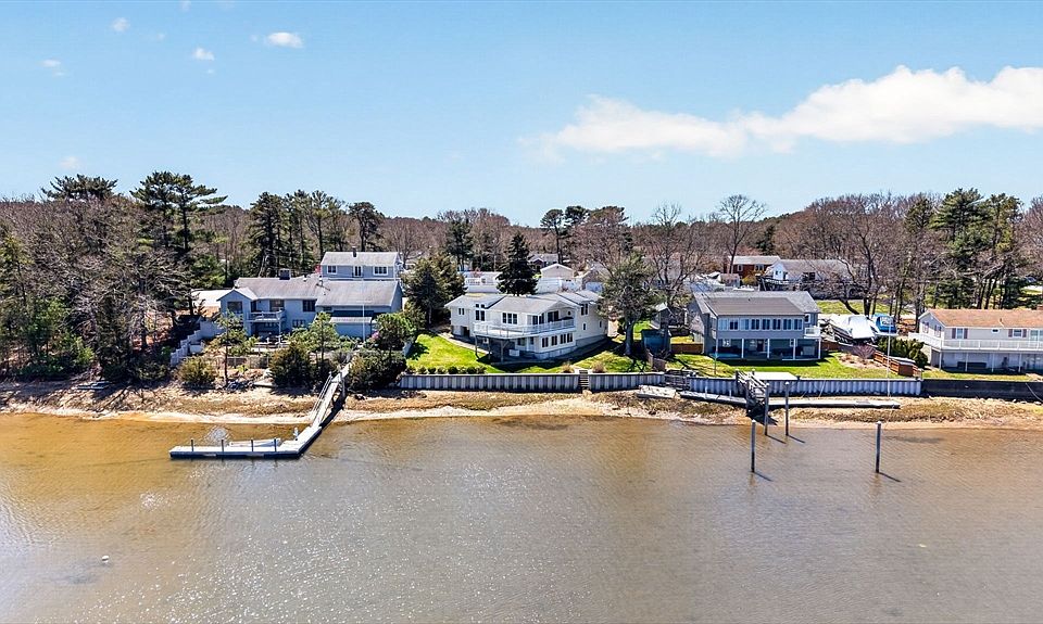 1st image of 63 Edgewater Dr