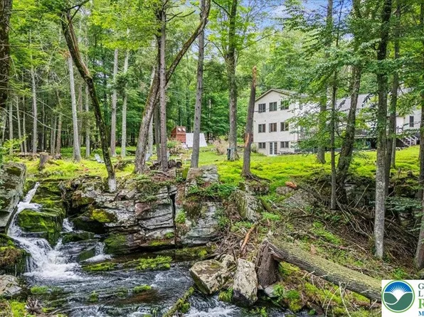 1079 Marshalls Creek Rd, East Stroudsburg, PA 18302