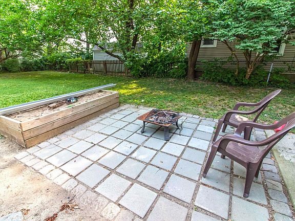 2nd image of 3711 Glengyle Ave
