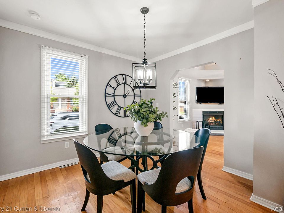 261 N Mill St, photo 21