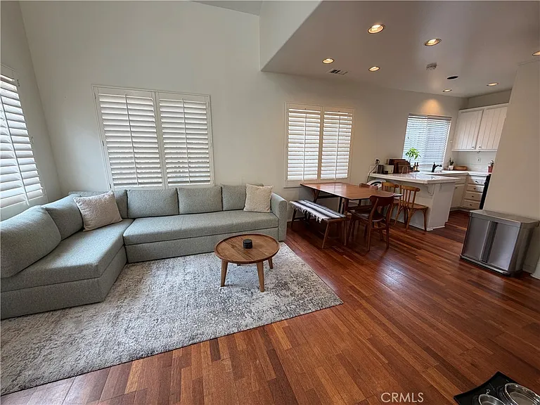 65 Danbury Ln — Photo 3