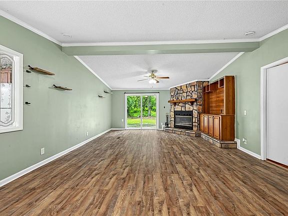 3rd image of 26501 Crown Dr