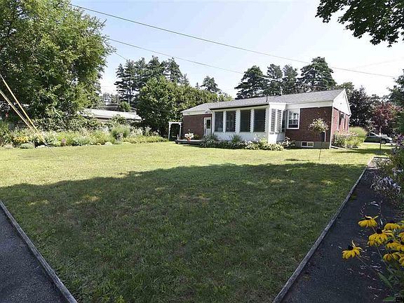 2nd image of 4 Benton Dr