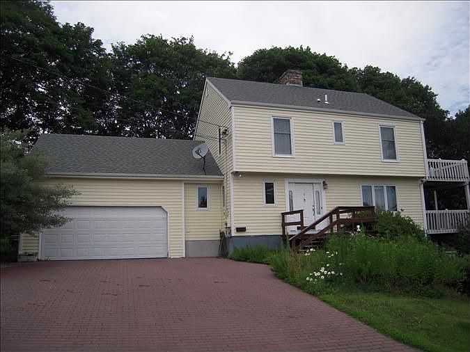 2nd image of 8 Acacia Dr