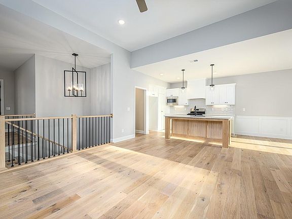 3rd image of 3323 N 129th St