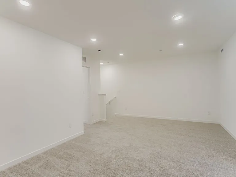 2744 Bear Springs Cir — Photo 16