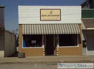 207 W Main St, Genoa, IL 60135