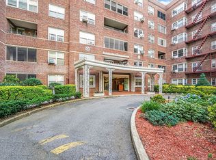 67-66 108th St APT D3, Forest Hills, NY 11375