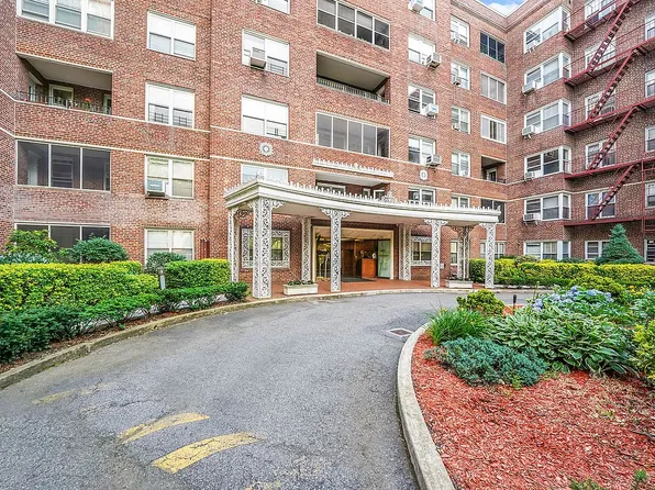 67-66 108th St APT D3, Forest Hills, NY 11375