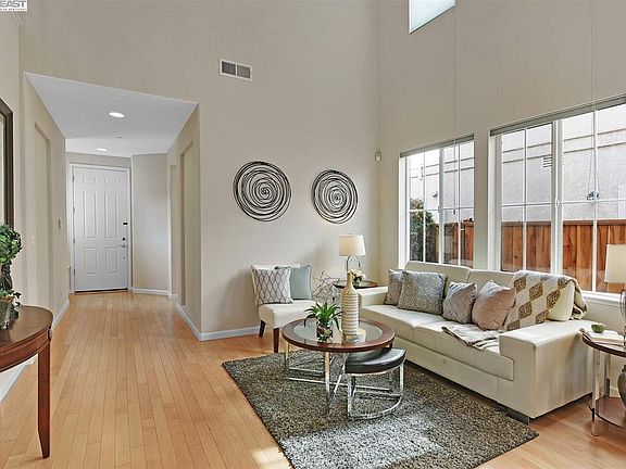 3rd image of 34389 Torrey Pine Ln