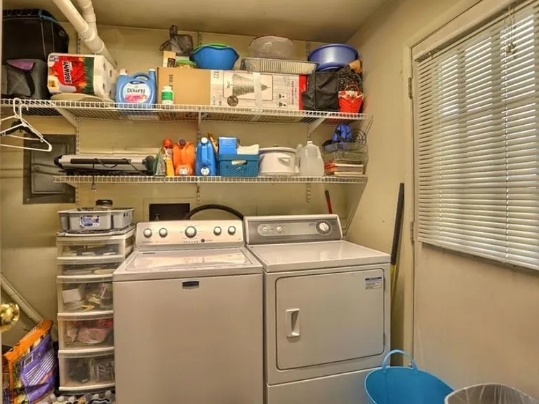 24 Cayuga Ct — Photo 3