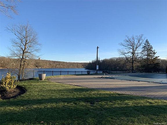 2nd image of 120 Water Front Vw