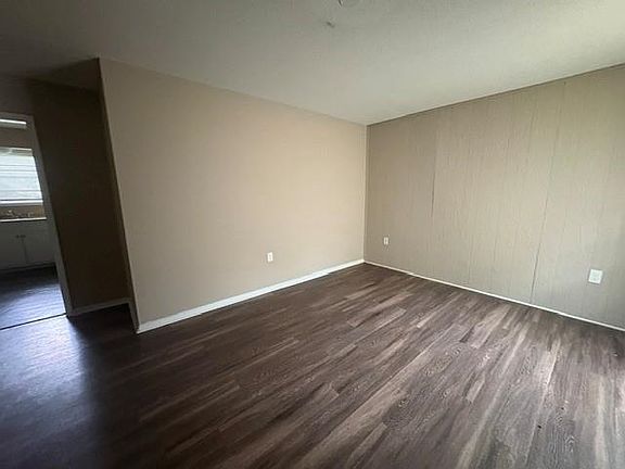 3rd image of 5267 Broken Oak Dr