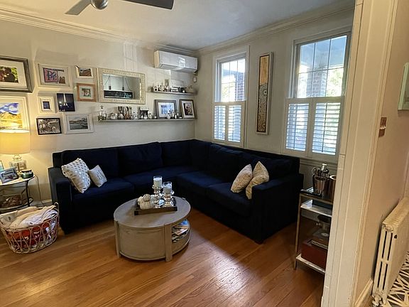 5th image of 1833 Burke St SE