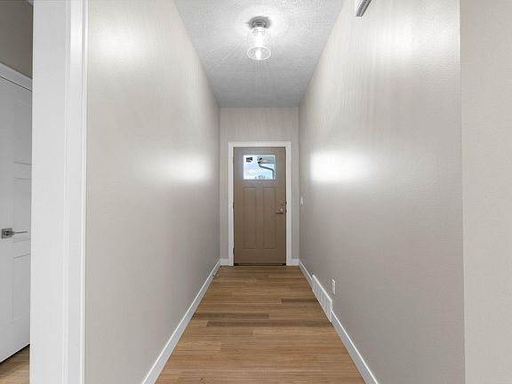 4th image of 1004 S 6th Ave
