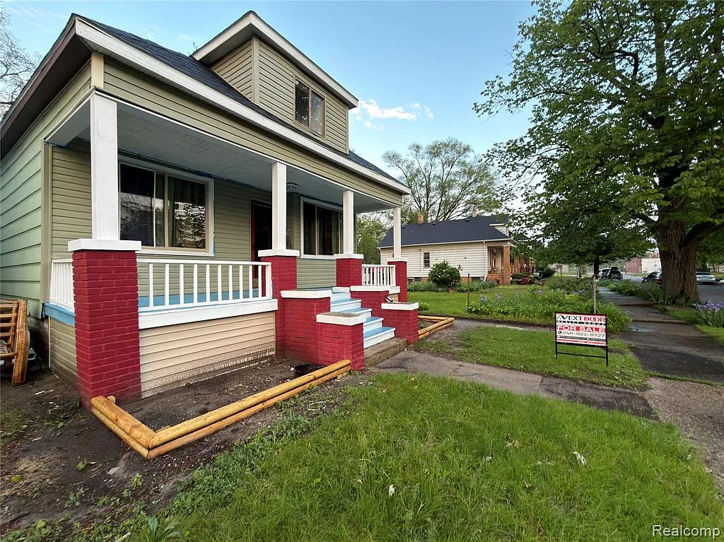 5 bed, 1034 sqft, $1,999 — Photo 4