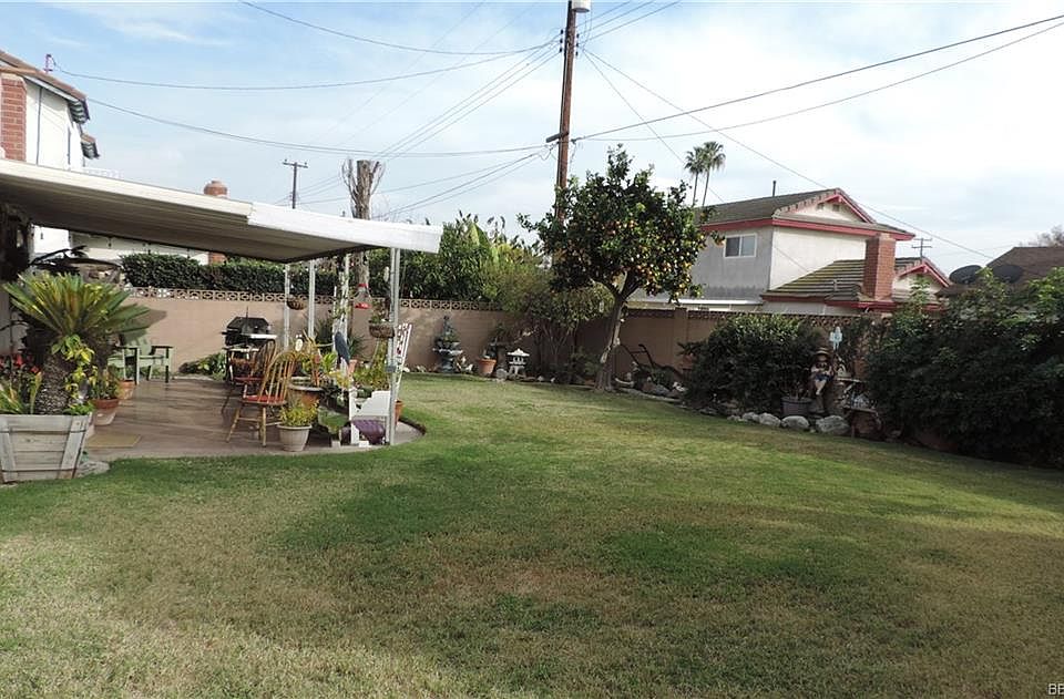 2nd image of 6882 Cerritos Ave