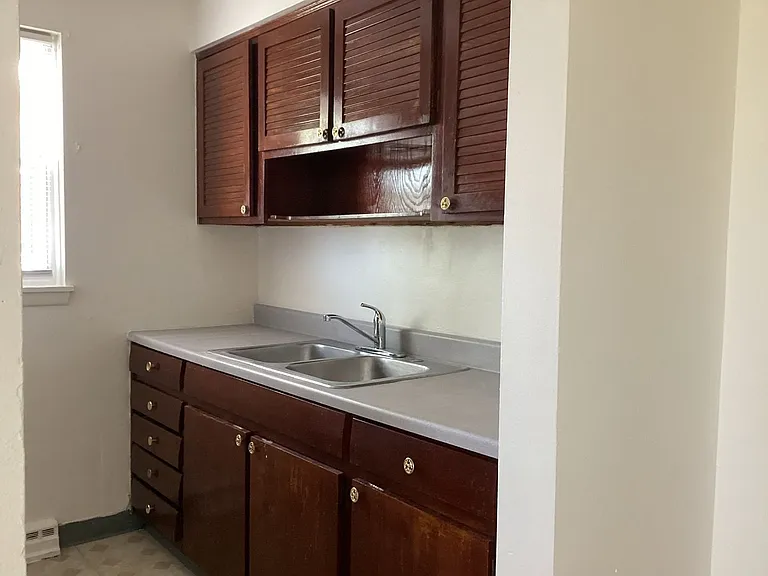 Euclid Terrace Apartments — Photo 8