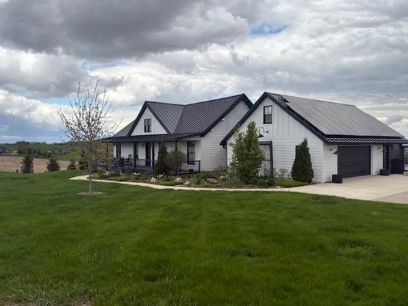 N7738 Panorama Rd, Belleville, WI 53508