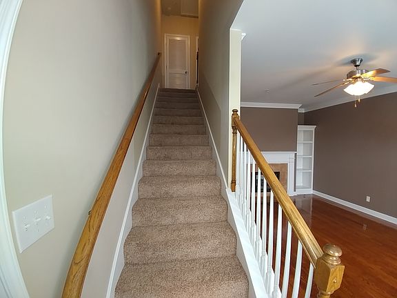 5th image of 1043 McKenna Dr