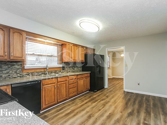 5th image of 458 Pebble Way