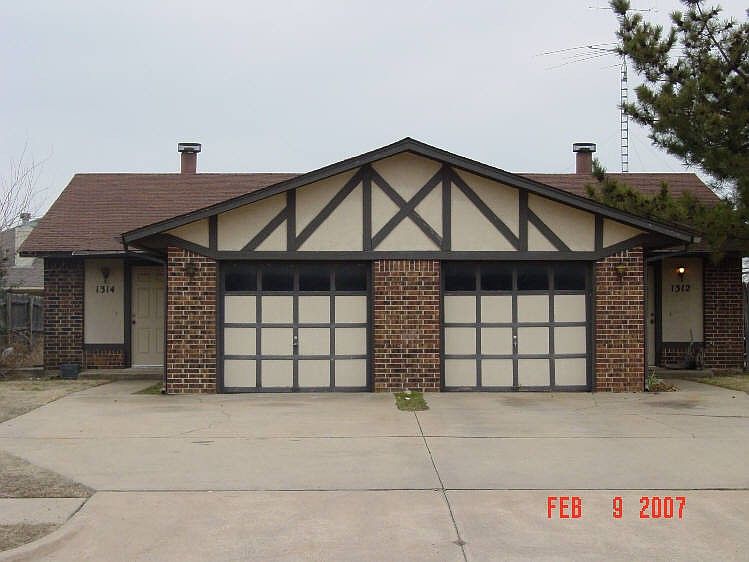 1st image of 1326 Eastgate Dr