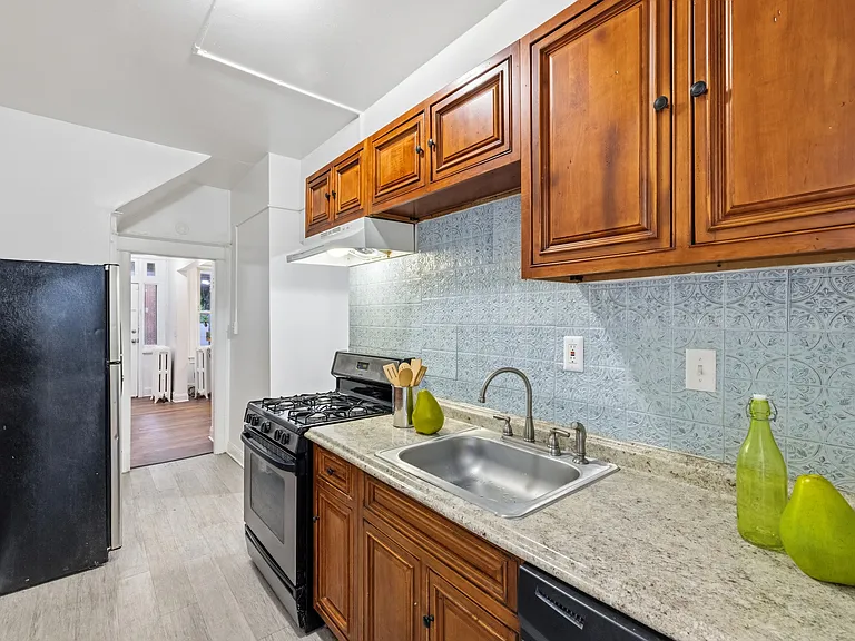 3310 Warder St NW — Photo 9