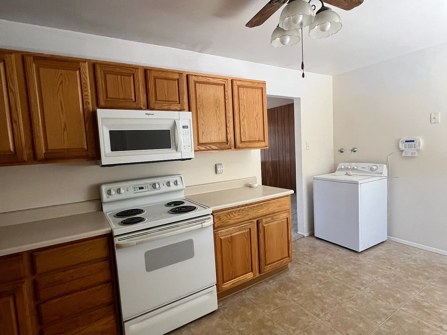 1514 Erbbe St NE — Photo 4