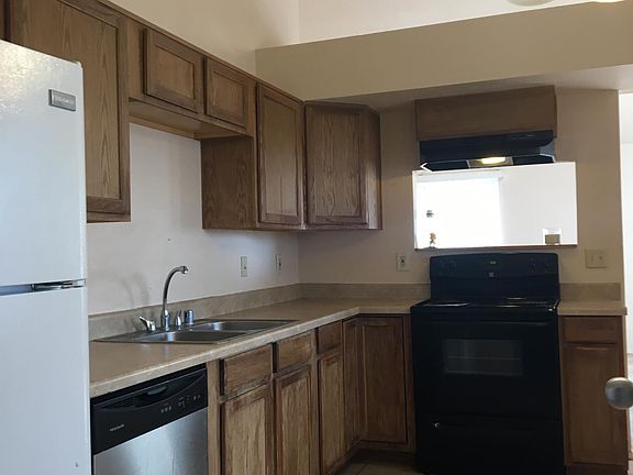 Gas stove & DW & refrigerator