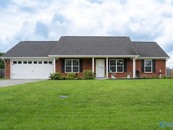 18344 Foxford Ln, Athens, AL 35613