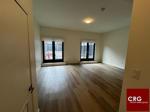 3rd image of 1077 Commonwealth Ave #213U