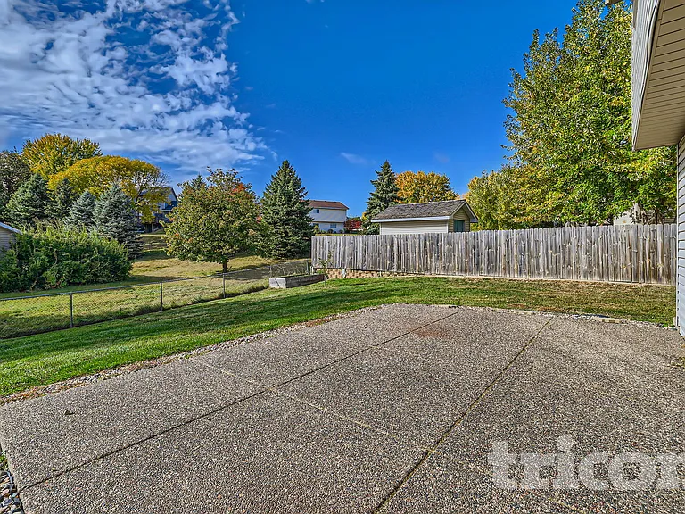 301 4th St NW — Photo 8