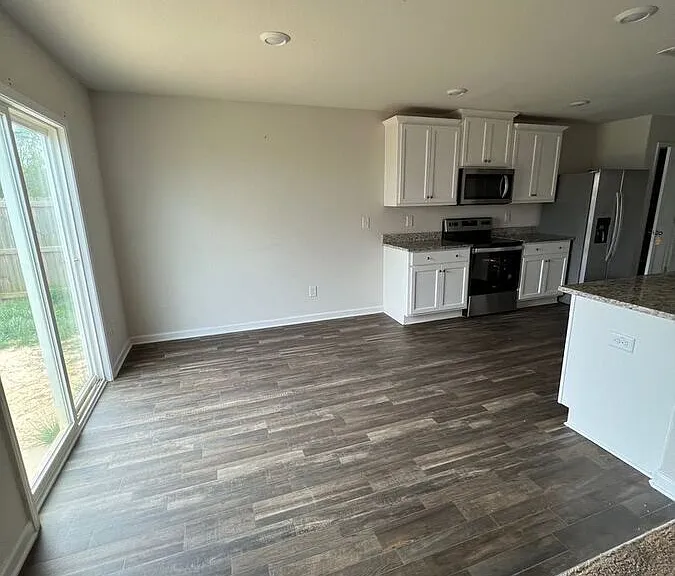 608 Frosty Way — Photo 7