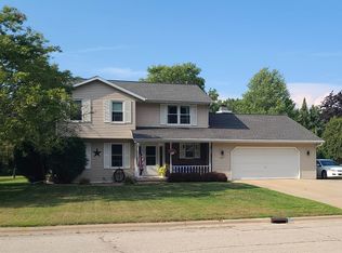 2854 Baylite Dr, Green Bay, WI 54313