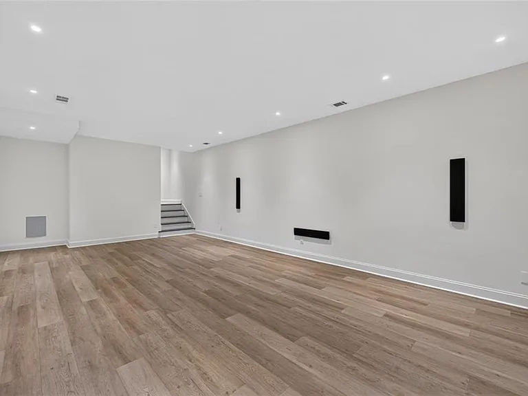 140 Valley Rd NW — Photo 52