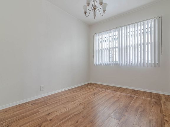 3rd image of 2019 S Sherbourne Dr #2019.5