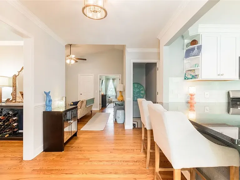 700 Victorian Ct — Photo 4