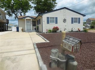 30 Lake Superior Dr, Little Egg Harbor, NJ 08087