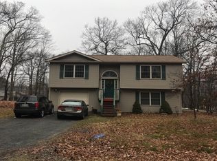 101 Clover Ct, Milford, PA 18337