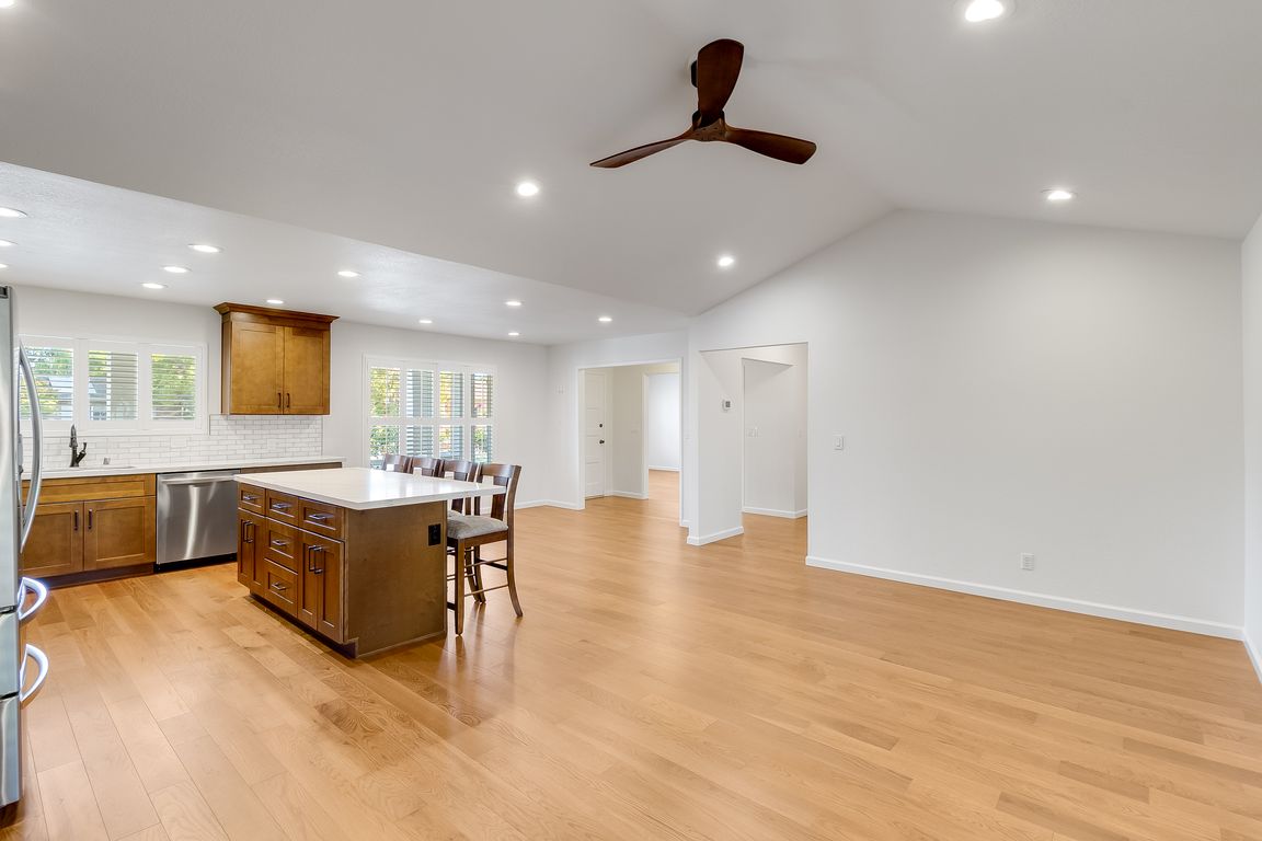 next background image