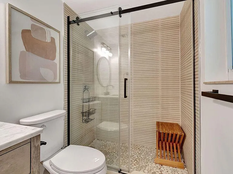 49 SE 7th Ave #2 — Photo 17