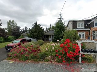 696 16th Ave W, Kirkland, WA