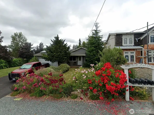 696 16th Avenue W, Kirkland, WA 98033