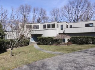 647 Long Hill Rd W, Briarcliff Manor, NY 10510