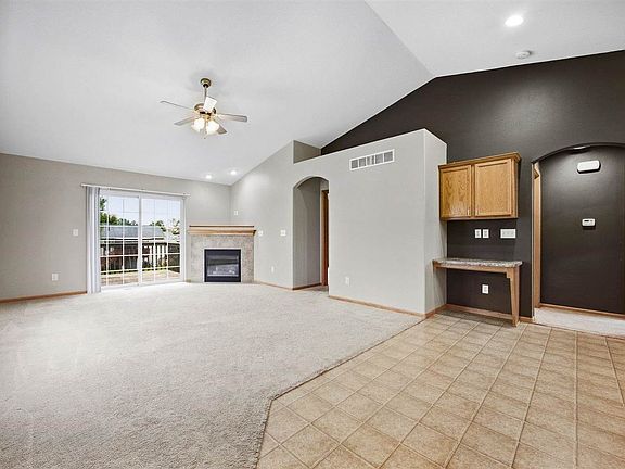 3rd image of 152 Watercress Rd